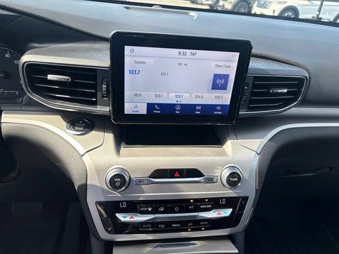 Certified 2021 Ford Explorer XLT w/ Equipment Group 202A AWD/4WD image 15