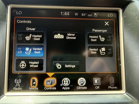Used 2015 Jeep Grand Cherokee Limited w/ Luxury Group II AWD/4WD image 33