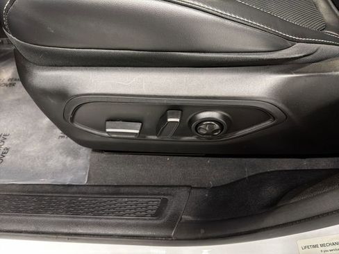 Used 2022 Jeep Grand Cherokee L Limited w/ Luxury Tech Group II image 24