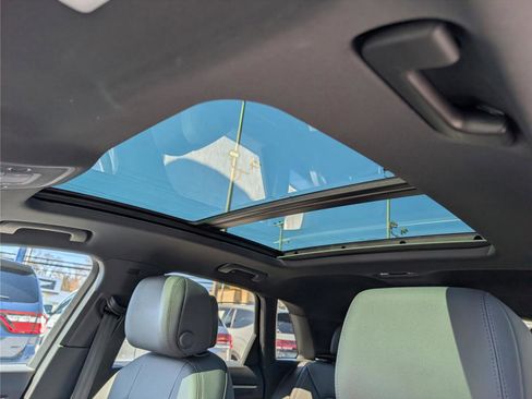 Used 2024 Audi Q3 2.0T Premium image 32