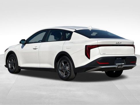 Used 2025 Kia K4 FWD image 3
