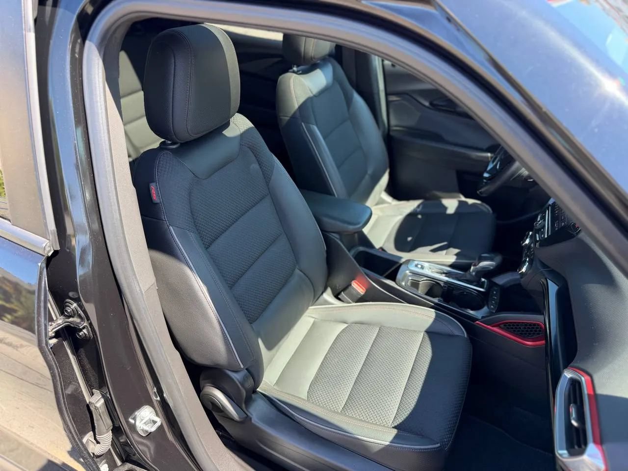 Used 2021 Chevrolet TrailBlazer RS w/ Sun and Liftgate Package FWD image 40
