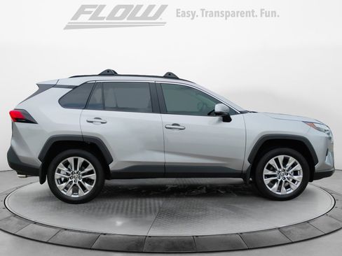 Used 2025 Toyota RAV4 XLE Premium FWD image 10
