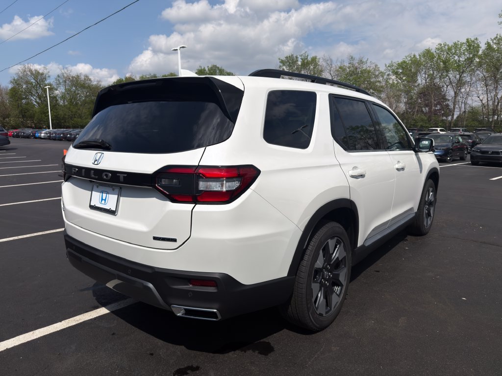 New 2026 Honda Pilot Touring image 5