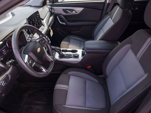 Used 2024 Chevrolet Blazer LT w/ Convenience Package FWD image 9