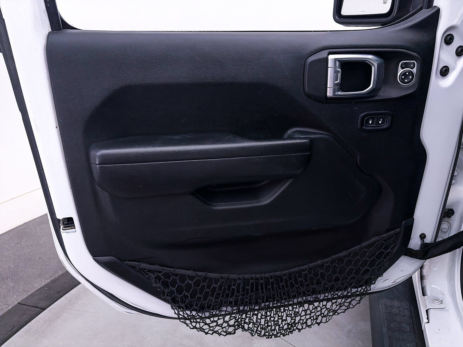 Used 2018 Jeep Wrangler Unlimited Sport S AWD/4WD image 15