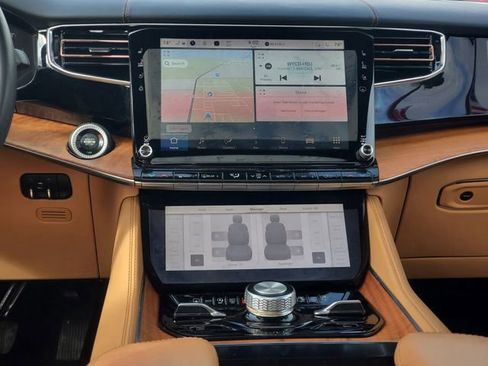 Used 2024 Jeep Grand Wagoneer L Series III w/ HD Trailer Tow Package image 31