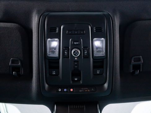 Used 2024 Chevrolet Tahoe High Country AWD/4WD image 29
