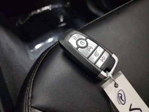 Used 2021 Ford Explorer XLT w/ Equipment Group 202A AWD/4WD image 38