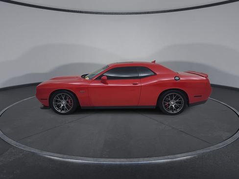 Used 2015 Dodge Challenger SRT RWD image 9