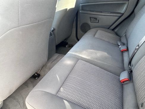 Used 2007 Jeep Grand Cherokee Laredo image 4