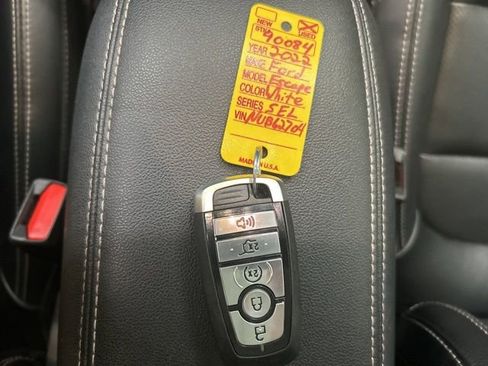 Used 2022 Ford Escape SEL w/ Technology Package image 17