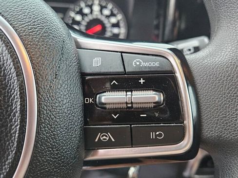 Used 2023 Kia Sorento LX image 27