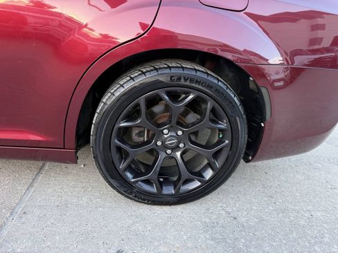 Used 2019 Chrysler 300 S RWD image 35