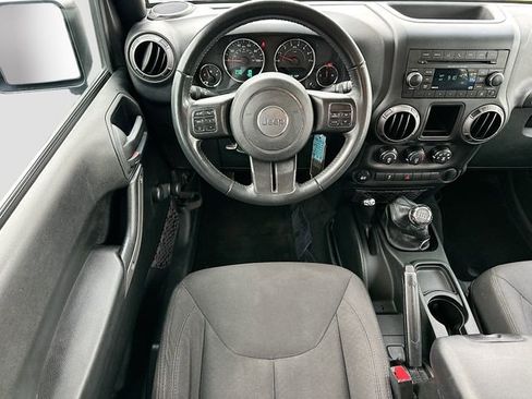 Used 2018 Jeep Wrangler Unlimited Sport w/ Connectivity Group image 18