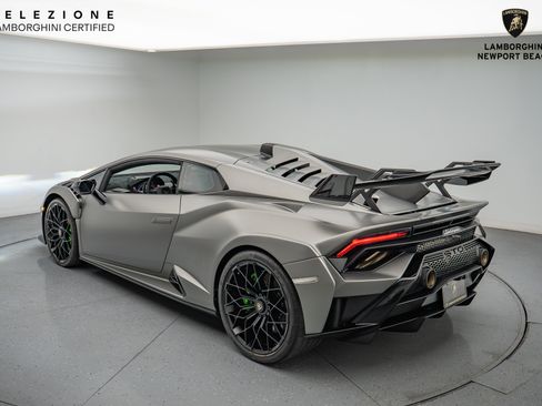 Used 2023 Lamborghini Huracan STO RWD image 14
