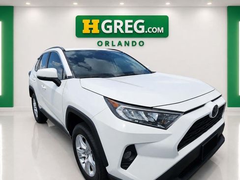 Used 2021 Toyota RAV4 XLE w/ Convenience Package FWD image 4