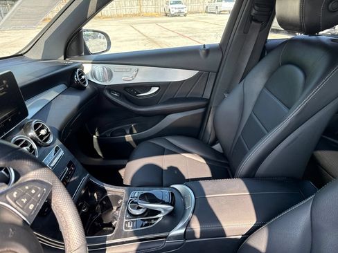 Used 2019 Mercedes-Benz GLC 300 4MATIC image 22