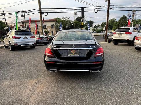 Used 2017 Mercedes-Benz E 300 4MATIC image 5