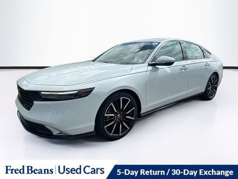 Used 2023 Honda Accord Touring image 3