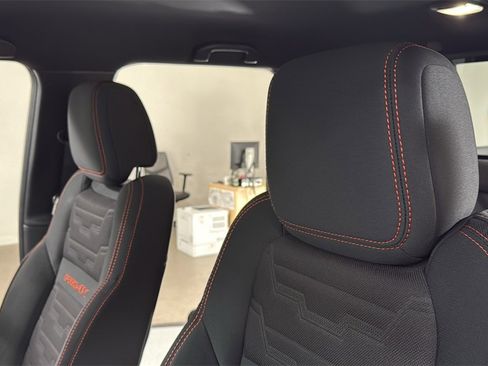 Used 2022 Nissan Frontier PRO-4X w/ Technology Package image 13