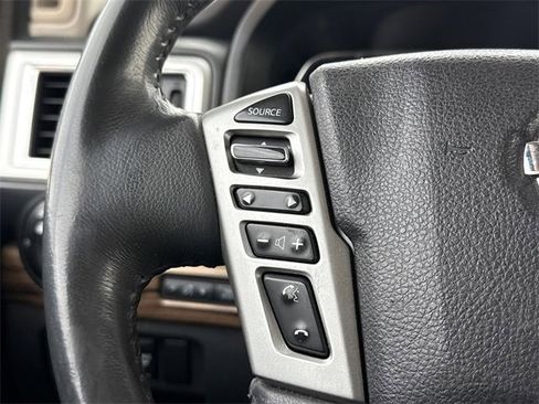 Used 2017 Nissan Titan SL image 28