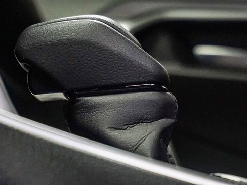 Used 2025 Toyota RAV4 XLE image 20