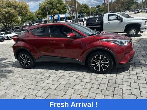 Used 2019 Toyota C-HR LE FWD image 15