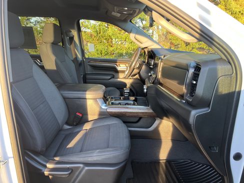 Used 2023 GMC Sierra 1500 Elevation image 12