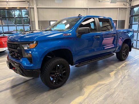 Used 2022 Chevrolet Silverado 1500 Custom Trail Boss w/ LPO, Dark Essentials Package AWD/4WD image 32