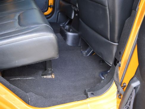 Used 2014 Jeep Wrangler Unlimited Sahara image 25