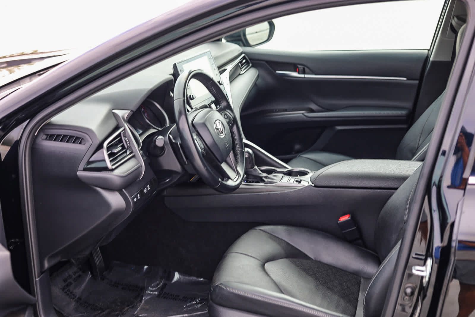 Used 2021 Toyota Camry XSE w/ Carpet Mat Package (TMS) FWD image 15