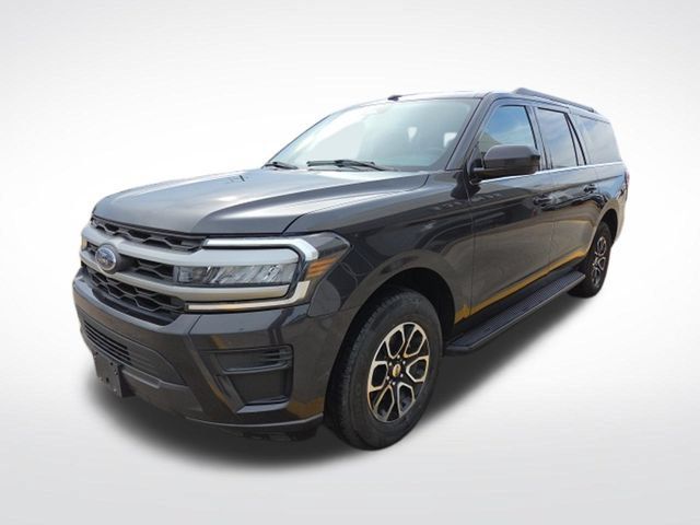 Used 2024 Ford Expedition Max XLT RWD image 3