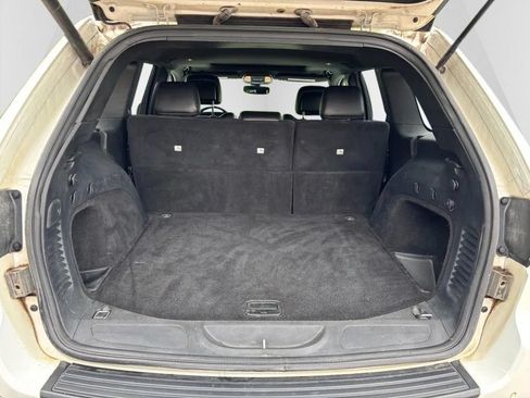 Used 2019 Jeep Grand Cherokee Altitude AWD/4WD image 31