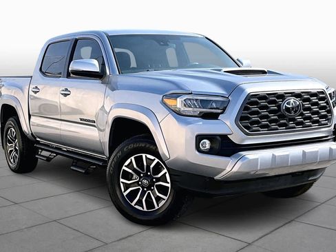 Used 2022 Toyota Tacoma TRD Sport w/ Technology Package image 5
