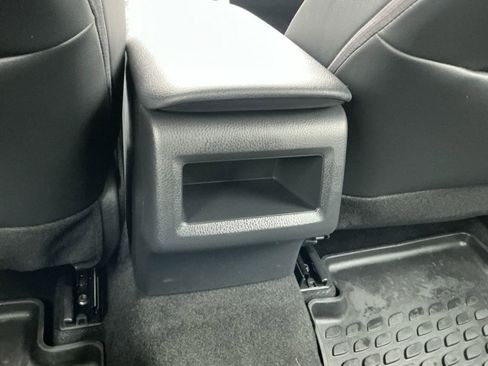 Used 2024 Toyota Camry SE image 19