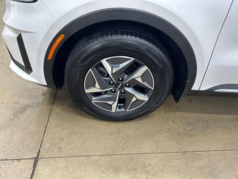 Used 2022 Kia Sorento S AWD/4WD image 31