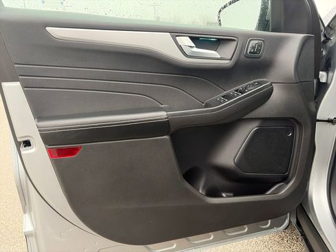 Used 2023 Ford Escape Platinum image 19