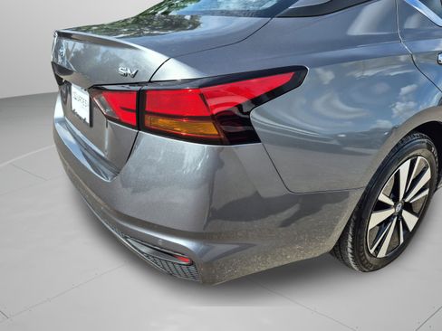 Certified 2022 Nissan Altima 2.5 SV FWD image 36