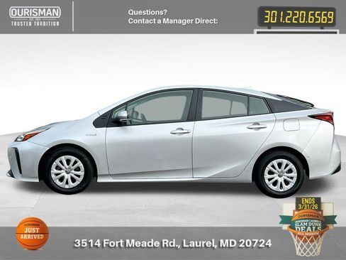Used 2022 Toyota Prius LE image 3