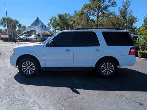 Used 2017 Ford Expedition XLT image 8