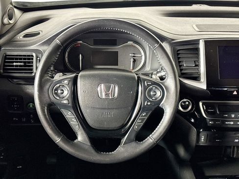Certified 2017 Honda Pilot Touring image 14