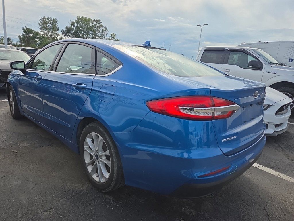 Used 2020 Ford Fusion SE FWD image 9