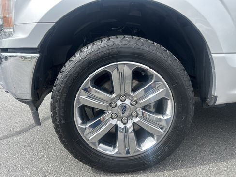 Used 2019 Ford F150 XLT w/ Trailer Tow Package image 11