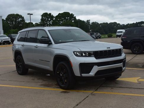 New 2026 Jeep Grand Cherokee L 4WD image 3