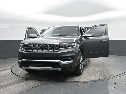 Used 2022 Jeep Grand Wagoneer Series II w/ Convenience Group III image 45