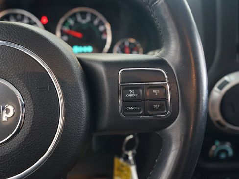 Used 2014 Jeep Wrangler Unlimited Sahara w/ Dual Top Group AWD/4WD image 29