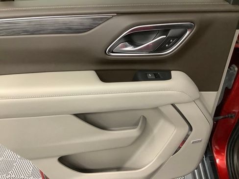 Used 2022 GMC Yukon SLT w/ SLT Luxury Package AWD/4WD image 6