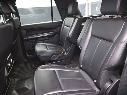 Used 2021 Ford Expedition XLT image 10