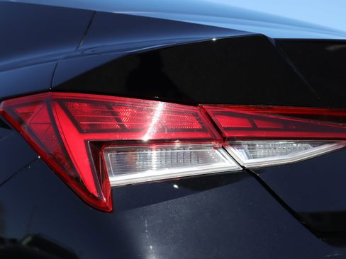 Used 2024 Hyundai Elantra Limited image 34